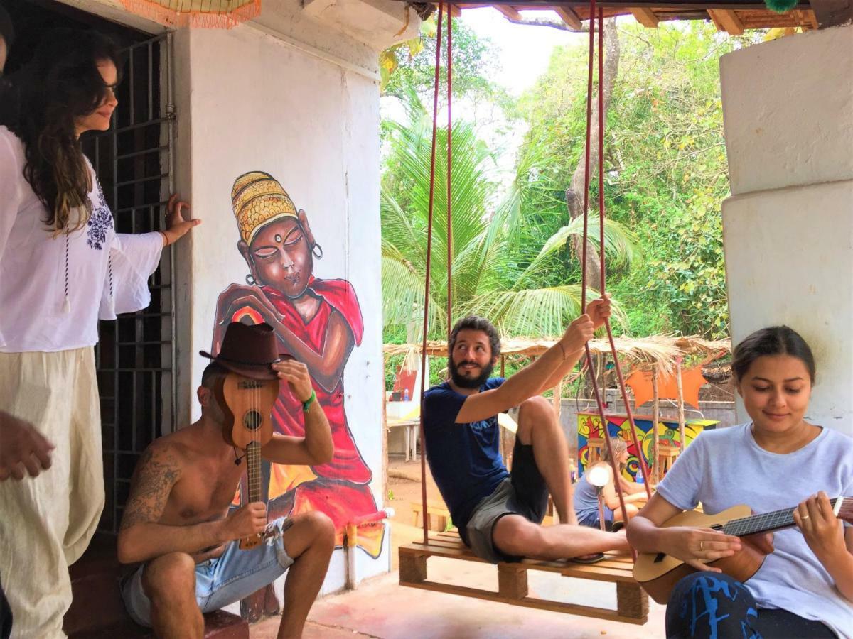 Folklore Hostel Goa Вагатор Экстерьер фото