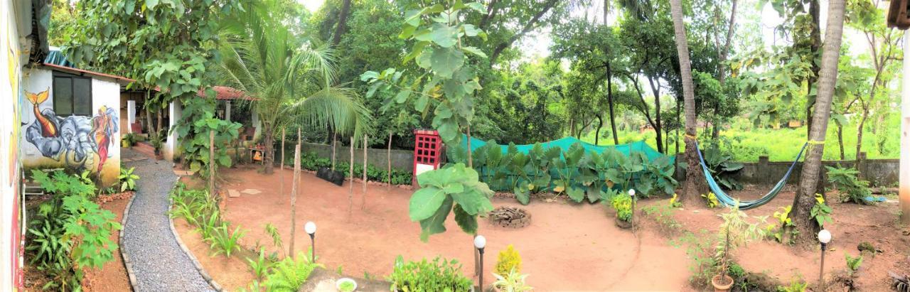 Folklore Hostel Goa Вагатор Экстерьер фото