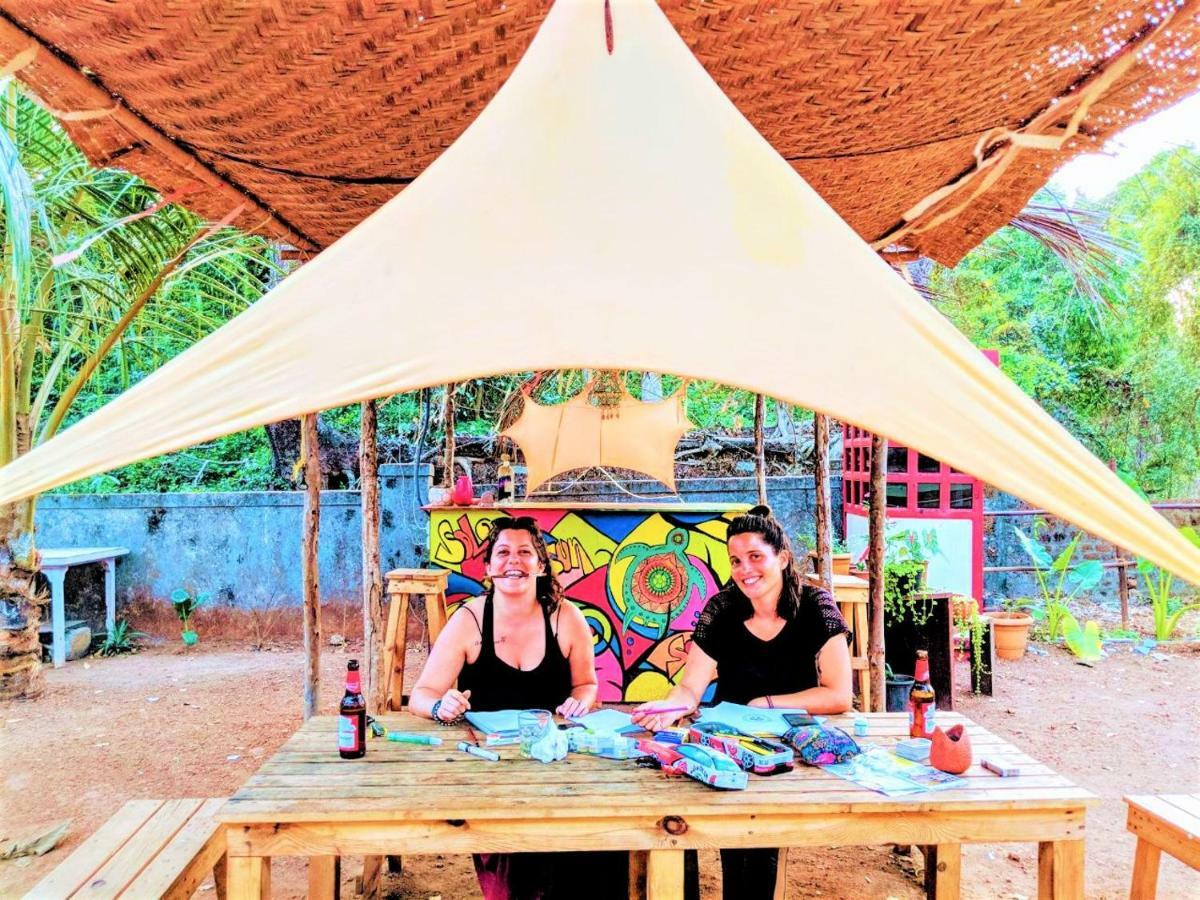Folklore Hostel Goa Вагатор Экстерьер фото